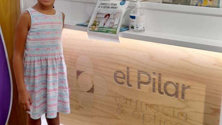 Saharawi girl in an ophthalmology centre. Programa Vacaciones en Paz