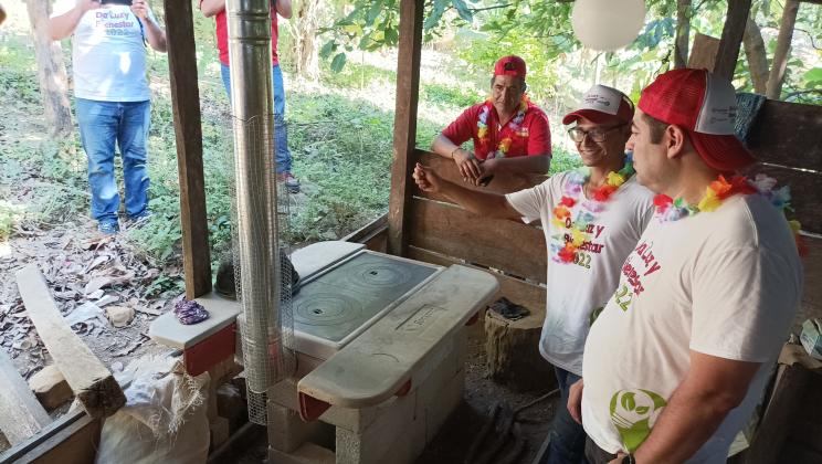 Estufas ecológicas. Proyecto Da luz y bienestar.