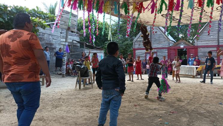 Juegos con los más pequeños de Paso Limón.